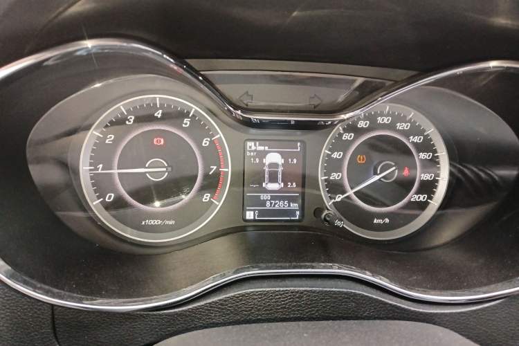 Used Baojun 560 2015 1.8L manual luxury version