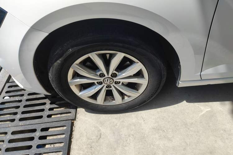 Used Volkswagen Polo 2019 Plus 1.5L Automatic Colorful Technology Edition Left Front Wheel Hub