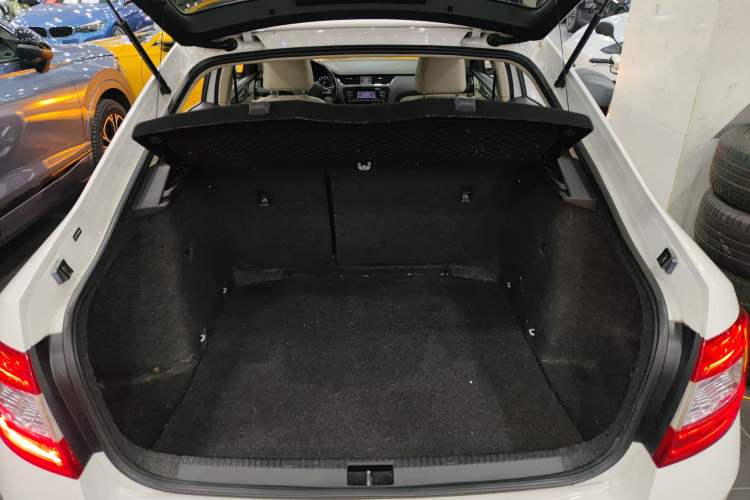 Used Skoda Octavia 2015 1.6L Manual Yijun Edition