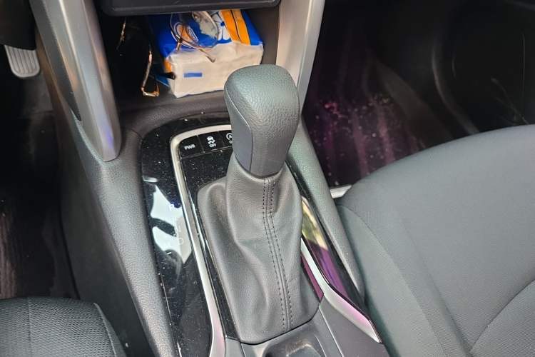 Used Toyota Corolla Cross 2023 2.0L Elite Edition Gear Lever