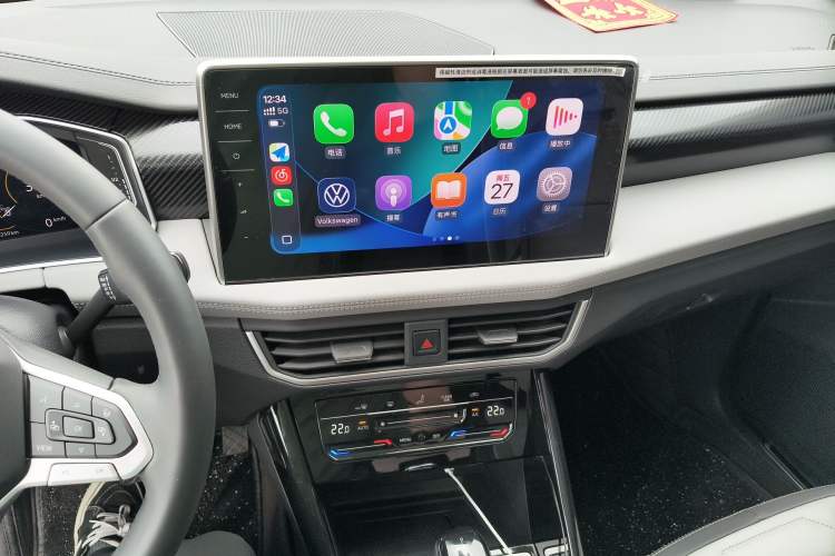 Used Volkswagen Tayron 2024 300TSI Two-Wheel-Drive Luxury Plus Advanced Version Audio And AC Panel