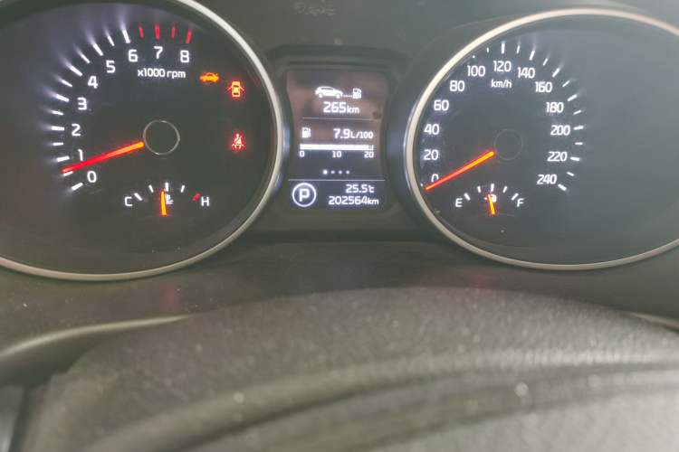 Used Kia Sportage R 2016 2.0L Automatic Two-Wheel Drive DLX Odometer Close Up