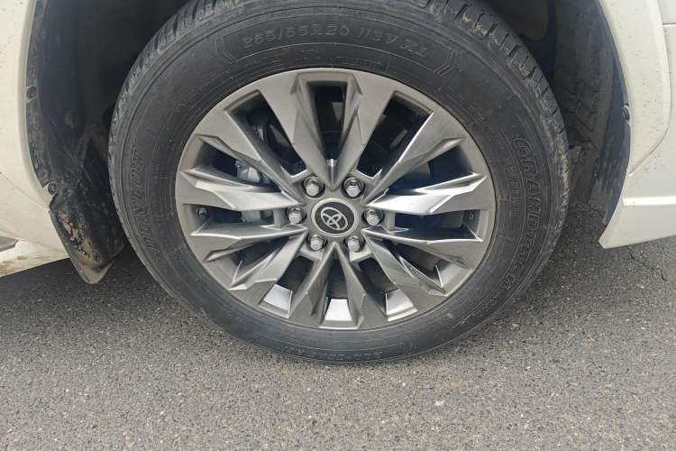 Used Toyota Land Cruiser 
