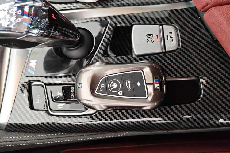 Used BMW 5 Series 2023 530Li Luxury Edition M Sport Package Vehicle Key