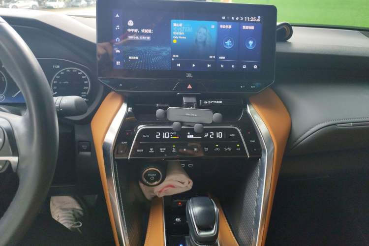 Used Toyota Venza 2023 2.5L Smart Electric Hybrid Dual-Drive Prestige Version Audio And AC Panel