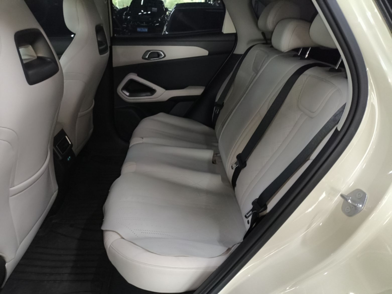 BYD Yuan UP 2025 Model 301KM Leading Version — снимка 20