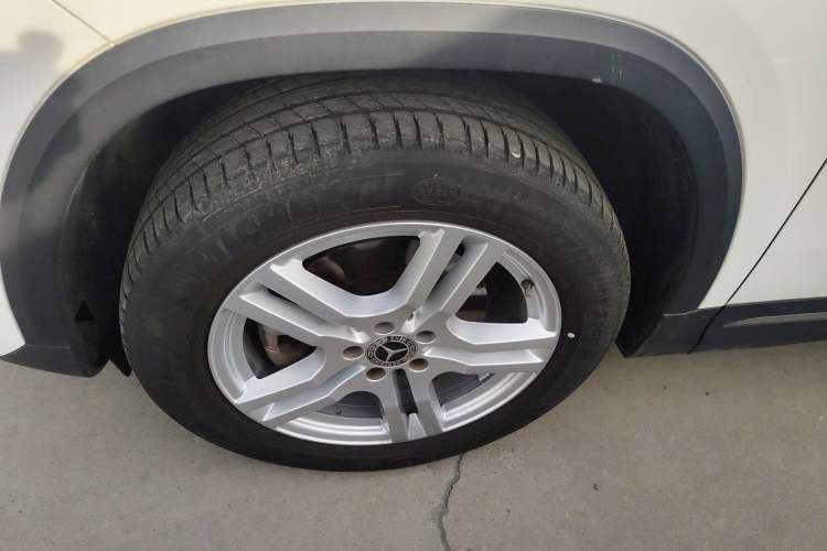 Used Mercedes-Benz GLA 2022 Second Facelift GLA 200 Left Front Wheel Hub