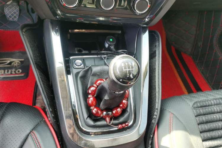 Used Volkswagen Sagitar 2017 1.6L Manual Comfort Model Gear Lever