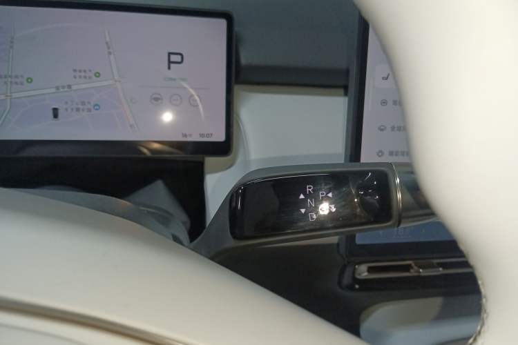 Used XPeng P7+ 2024 Long-Range Max Gear Lever