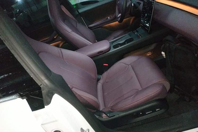 Used Nio ET5T 2024 75kWh Touring Right Front Seat