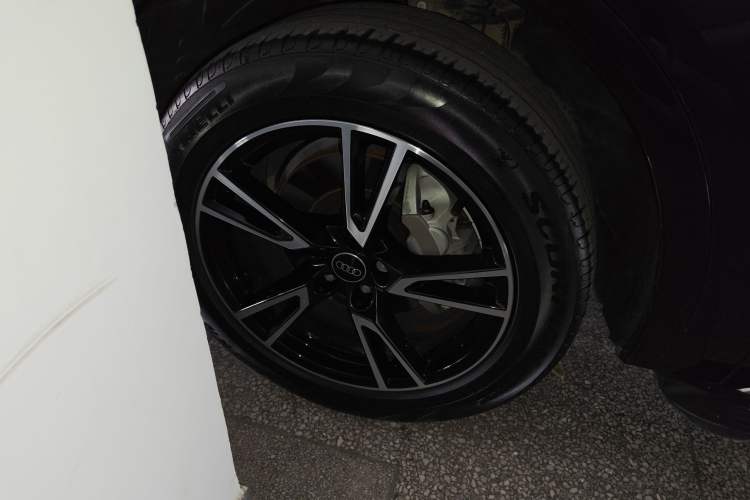 Used Audi Q5L 2024 40 TFSI Fashion Dynamic Model