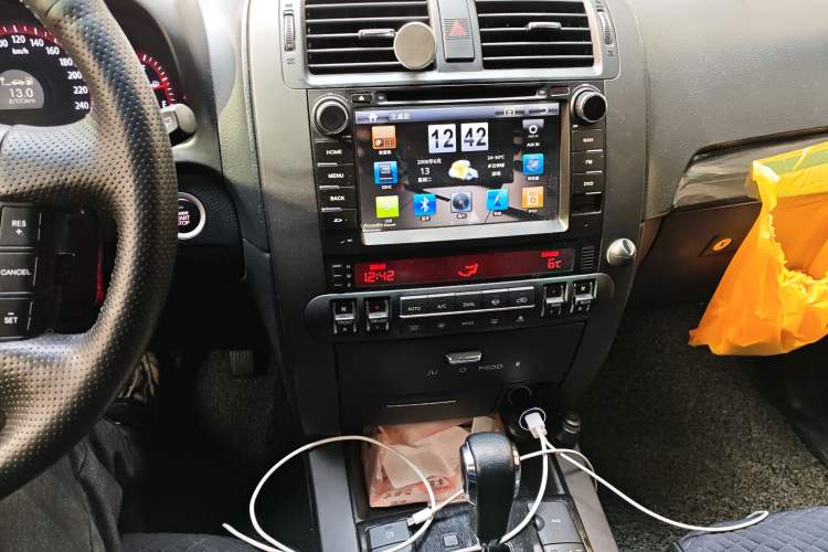 Used Kia Borrego 2013 3.8L Luxury Edition China V standard Audio And AC Panel