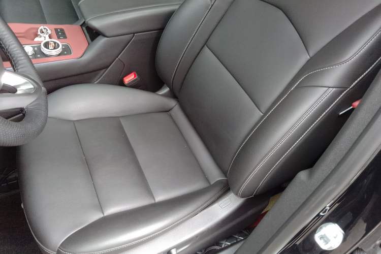 Used Cadillac XT4 2024 Facelift 28T Two-Wheel-Drive Luxury Version Left Front Seat