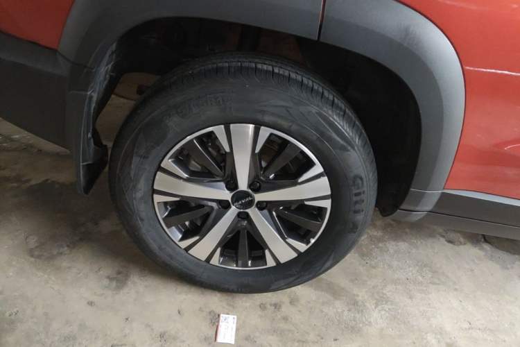 Used Haval DARGO 2021 1.5T DCT Two-Wheel Drive Labrador Edition Right Rear Wheel Hub