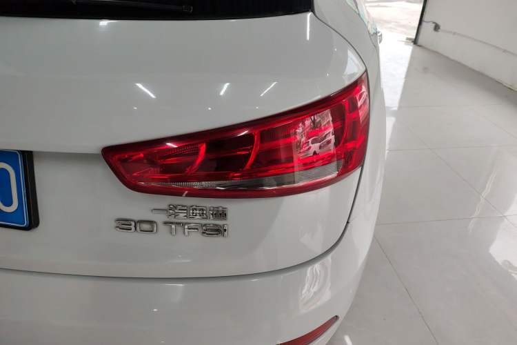 Used Audi Q3 2015 30 TFSI Ambition Edition Exterior 2