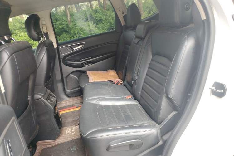 Used Ford Edge 2018 EcoBoost 245 Two-Wheel-Drive Platinum Edition 5 Seats Left Rear Seat