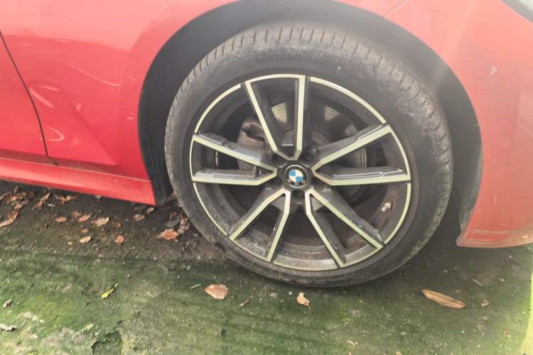 Used BMW 3 Series 2022 325Li M Sport Package Right Front Wheel Hub