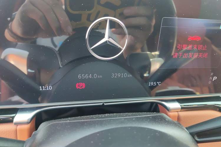 Used Mercedes-Benz S-Class 2022 S 400 L Business Model Odometer Close Up