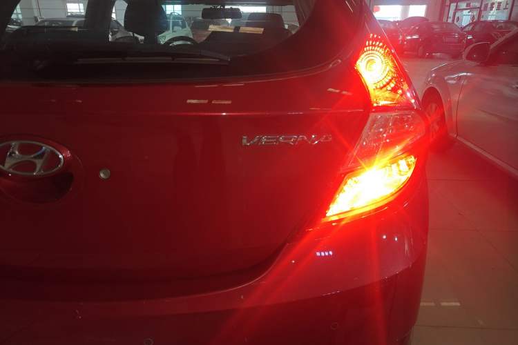 Used Hyundai Verna Ray 2014 1.4L Automatic GLX
