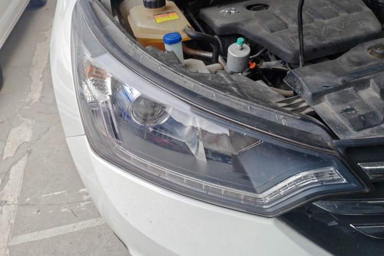 Used Dongfeng Aeolus AX7 2016 2.0L Automatic Zhiyi Trim

