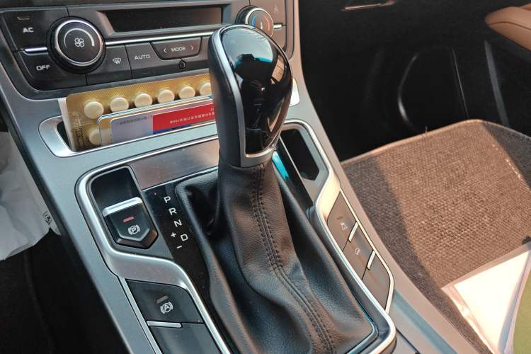 Used Geely Auto Vision S1 2018 1.4T CVT Fengchi Model
