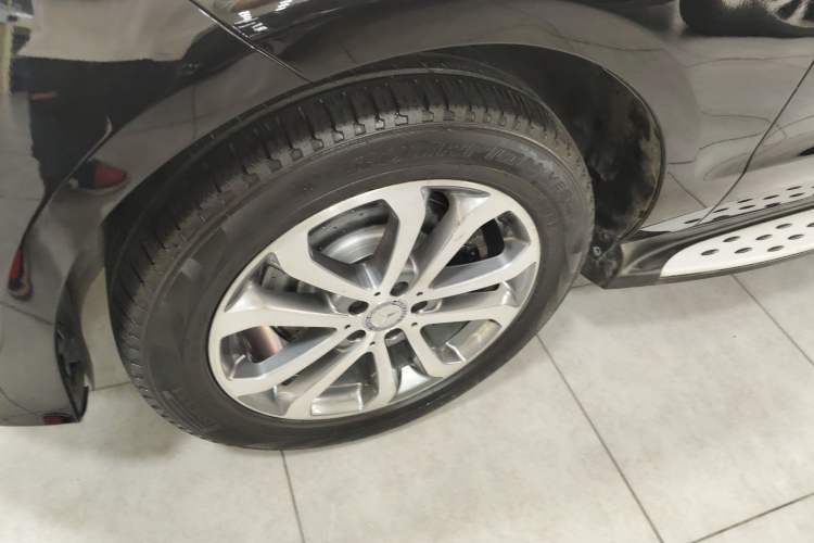 Used Mercedes-Benz GLE 2016 GLE 320 4MATIC Dynamic Edition Left Front Wheel Hub