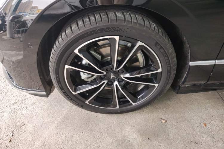 Used VOYAH PASSION 2024 PHEV Four-Wheel Drive Ultra-Long Range Flagship Model Exterior 4