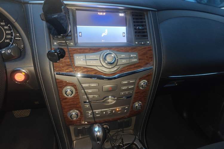 Used Nissan Patrol 2018 4.0L LinkedIn Edition Audio And AC Panel