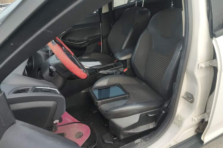 Used Ford Focus 2018 Sedan Classic 1.6L Automatic Trendy SmartDrive Edition