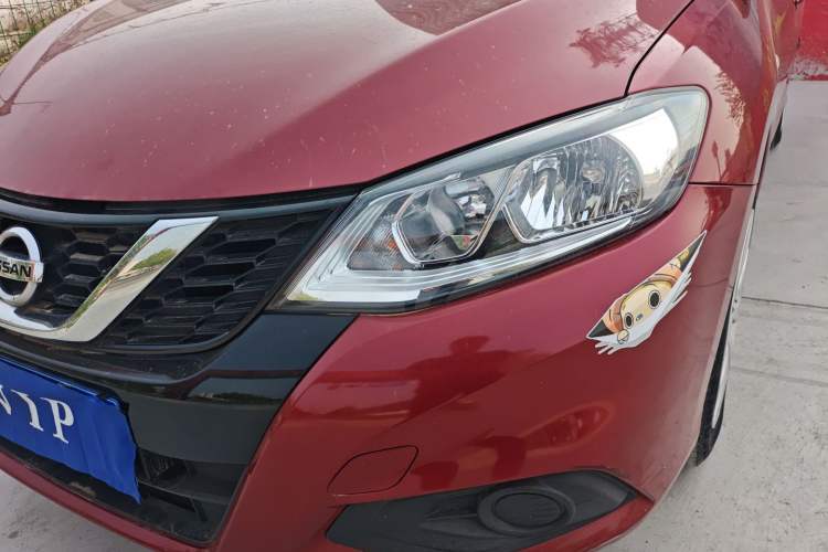 Used Nissan Tiida 2016 1.6L CVT Joyride Edition Left Front Headlight