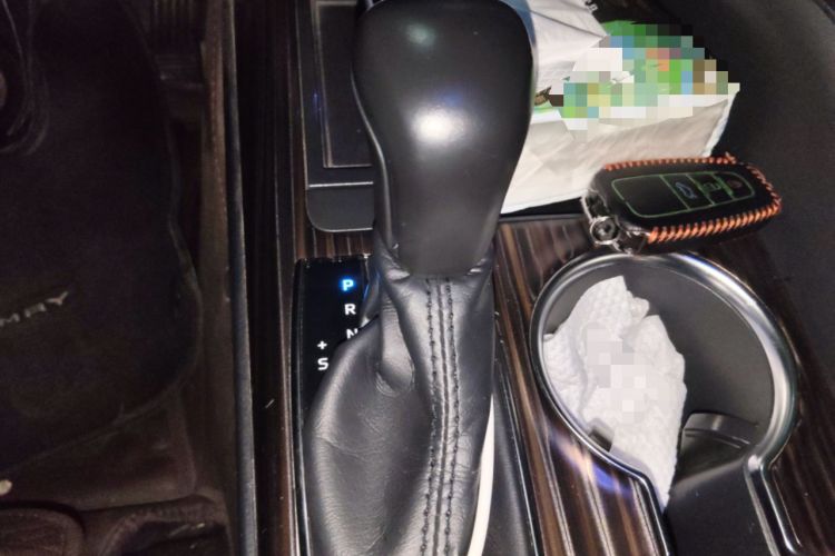 Used Toyota Camry 2018 2.0G Luxury Edition Gear Lever