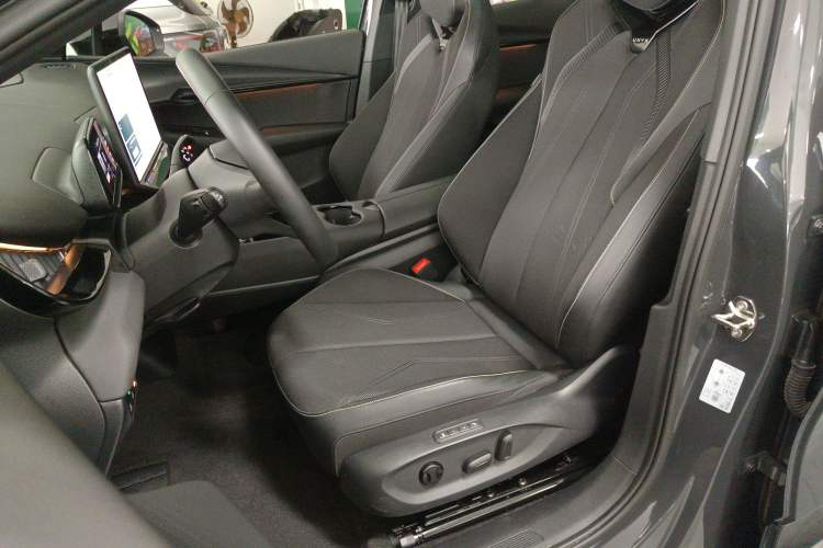 Used Volkswagen ID.UNYX 2024 Pro Long-Range Version
