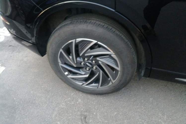 Used Lincoln Corsair 2024 1.5T Two-Wheel Drive Deluxe Hybrid Version Right Rear Wheel Hub