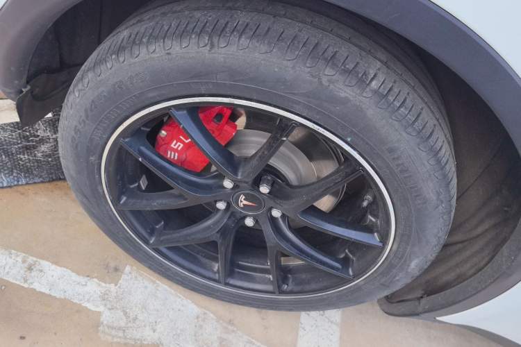 Used Tesla Model Y 2021 Long-Range All-Wheel-Drive Version
