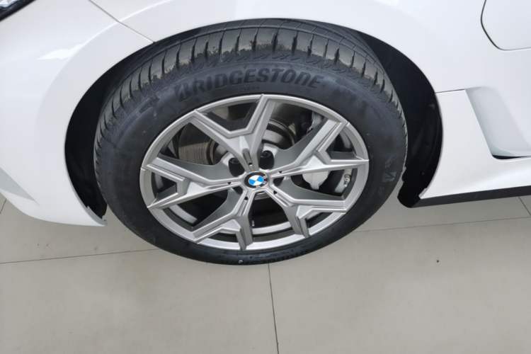 Used BMW i3 2025 eDrive 35 L Exterior 4