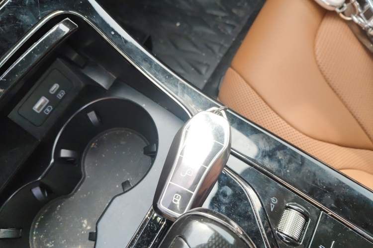 Used BYD Han 2022 EV Genesis Edition 715KM Front-Wheel-Drive Prestige Model
