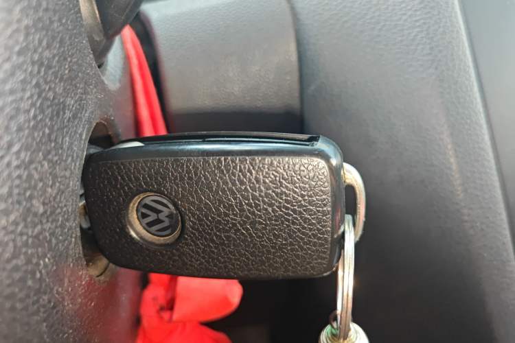 Used Volkswagen Sagitar 2013 1.4 TSI BlueMotion Edition Vehicle Key