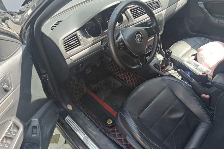 Used Volkswagen Lavida 2015 1.6L Manual Comfort Edition Driver Seat