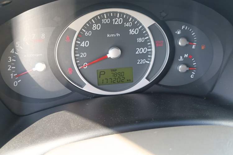 Used Hyundai Tucson 2006 2.0L Automatic 2WD Comfort Edition Odometer Close Up