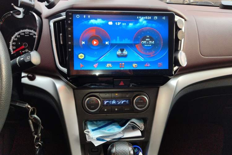 Used Venucia T70X 2015 2.0L CVT SmartFun Sport Edition Audio And AC Panel