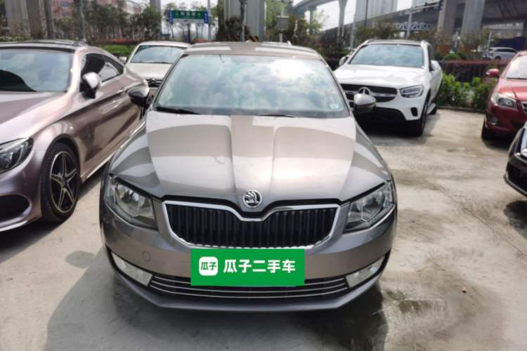 Used Skoda Octavia 2015 1.6L Manual Eado Edition