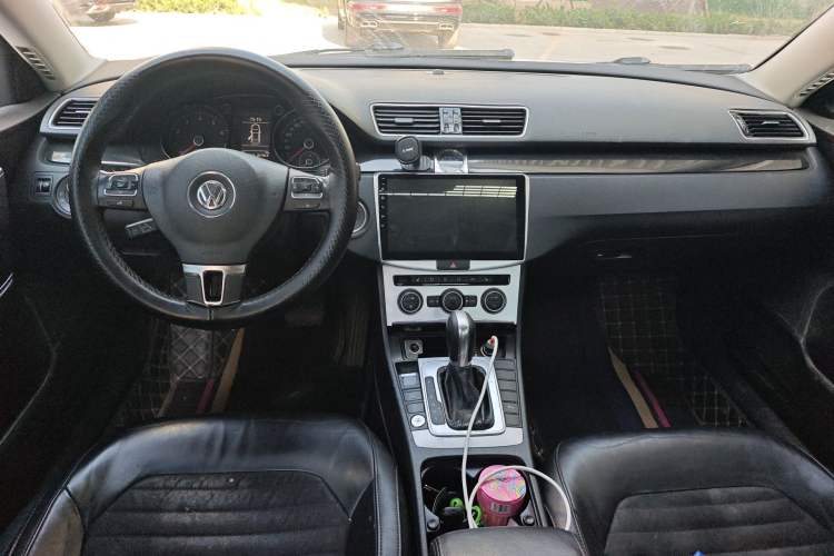 Used Volkswagen Magotan 2015 1.8TSI Luxury Model Center Console