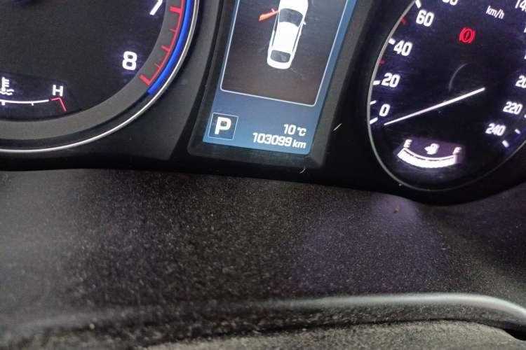 Used Hyundai Mistra 2014 1.8L Automatic Deluxe DLX Model Odometer Close Up