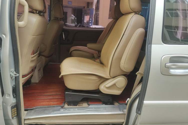 Used Buick GL8 2011 2.4L CT Comfort Edition

