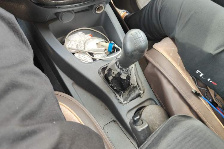 Used Wuling Rongguang V 2015 1.2L Base Version
