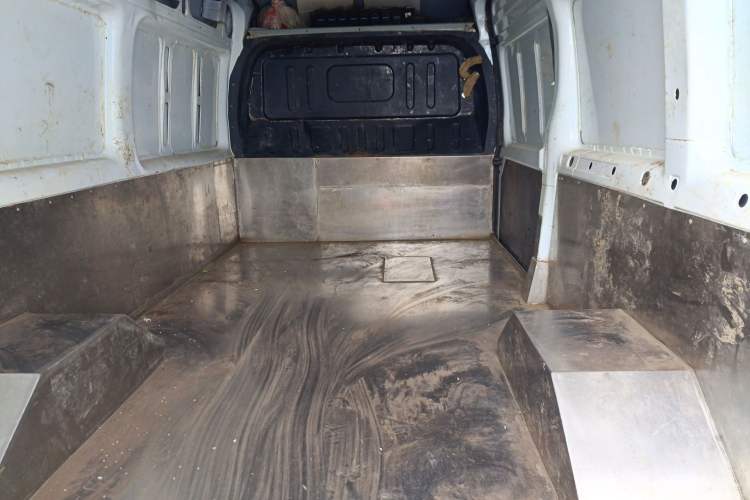 Used JMC Fushun 2023 2.0T Automatic Long-Wheelbase High-Roof Commercial Van—2/3 Seats