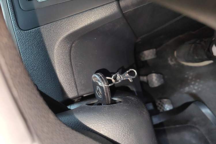 Used Volkswagen Santana 2015 1.6L Manual Comfort Edition