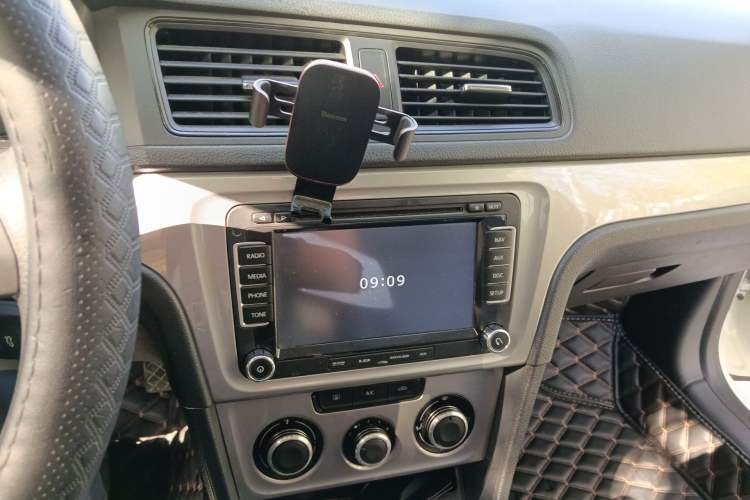 Used Volkswagen Lavida 2013 Revised Classic 1.6L Manual Fashion Edition
