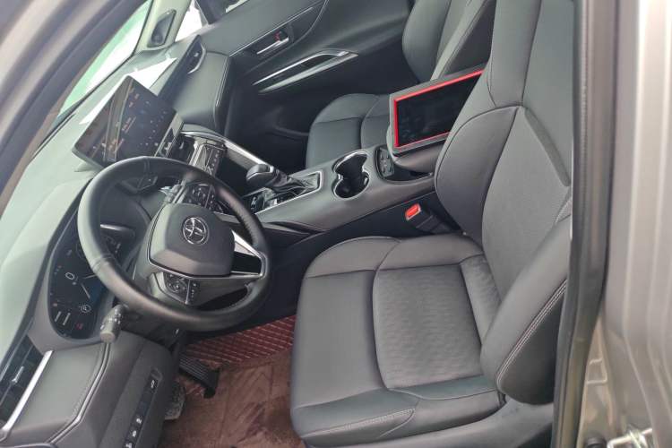 Used Toyota Venza 2023 2.0L CVT Two-Wheel Drive Prestige Version Left Front Seat