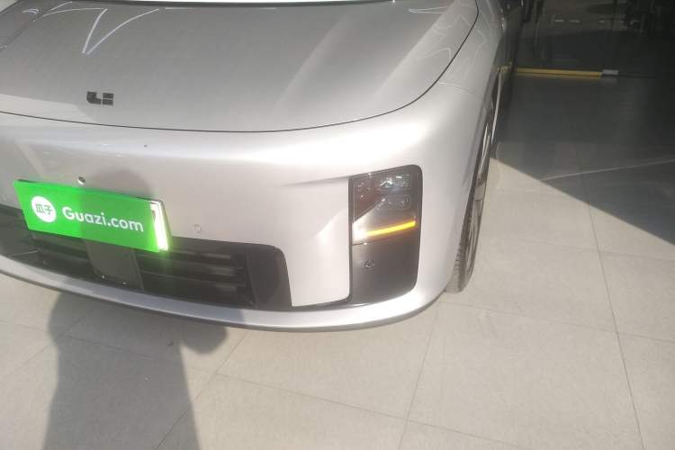 Used Li Auto Li Auto i8 2025 Model Standard Version
